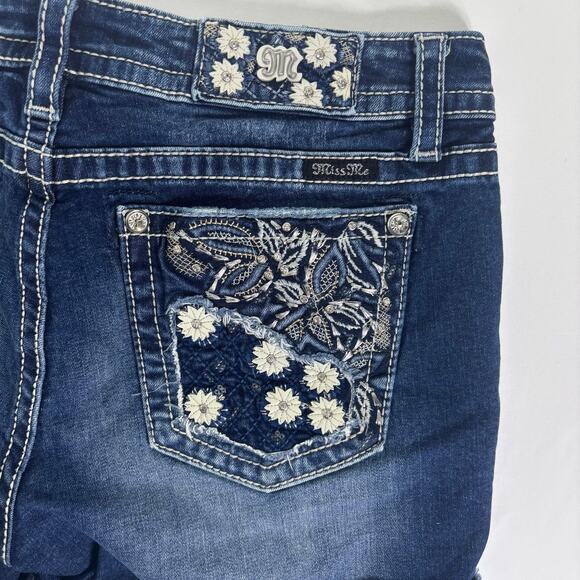 Women's Miss Me Embellished Pockets Flower Jean Denim Mid-Short Size 31 M3337D - Picture 5 of 8